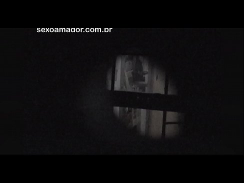 ❤️ Blondie ichi bo'sh g'ishtlar orqasida yashiringan qo'shni voyeur tomonidan yashirincha videoga tushadi seks uz.befuck-net.ru ❌